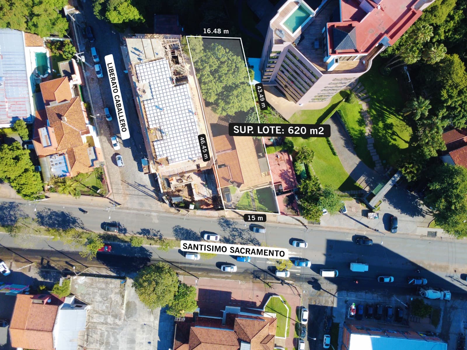 Terreno sobre Av. Santísimo Sacramento 5